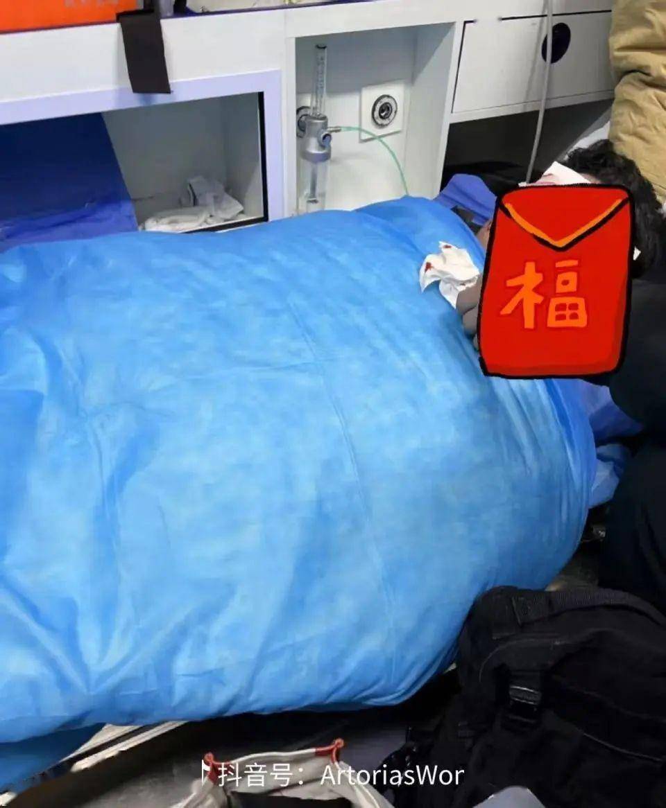 男子酒后点燃礼花被炸身亡；另一男子被烟花爆竹击中致右眼球摘除