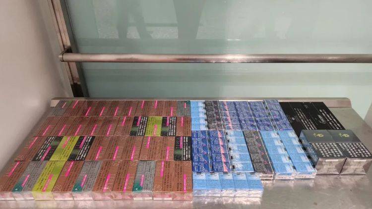 共计57条、11400支！北京大兴机场海关查获大量卷烟